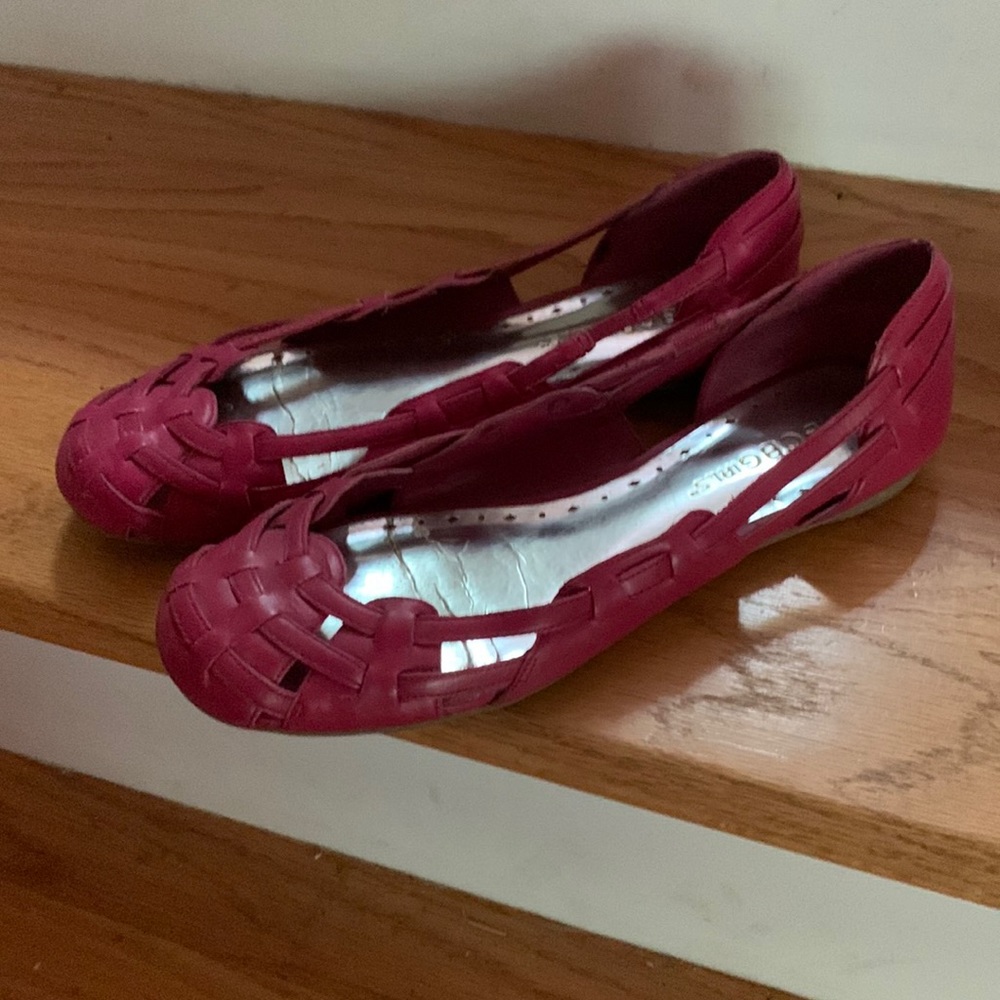 BCBG girls flats
